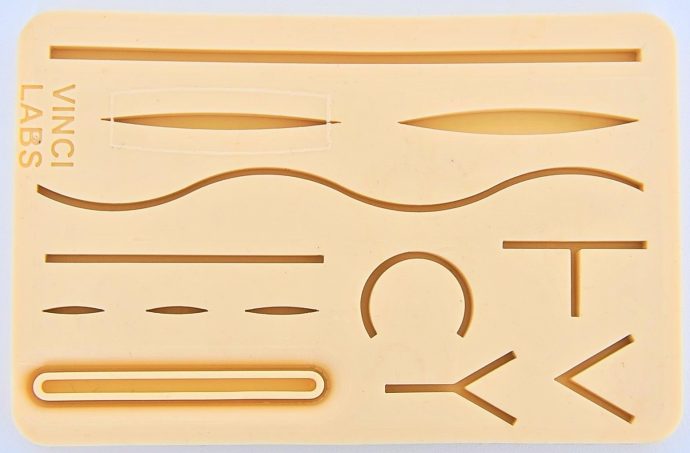 MAQUETTE DE SUTURE 11 MODEL