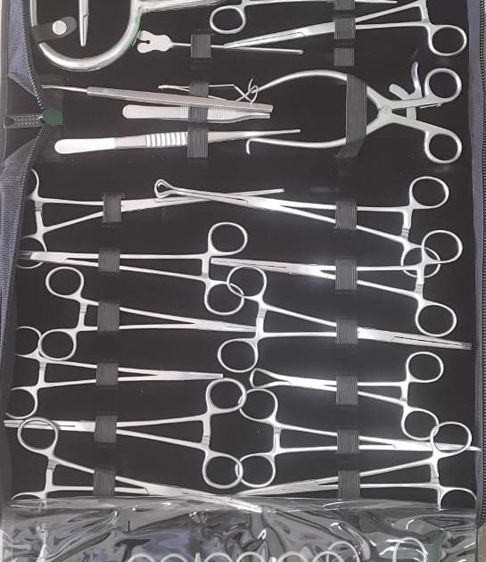 KIT CHIRURGICAL 43 PCS POUR BOVIN